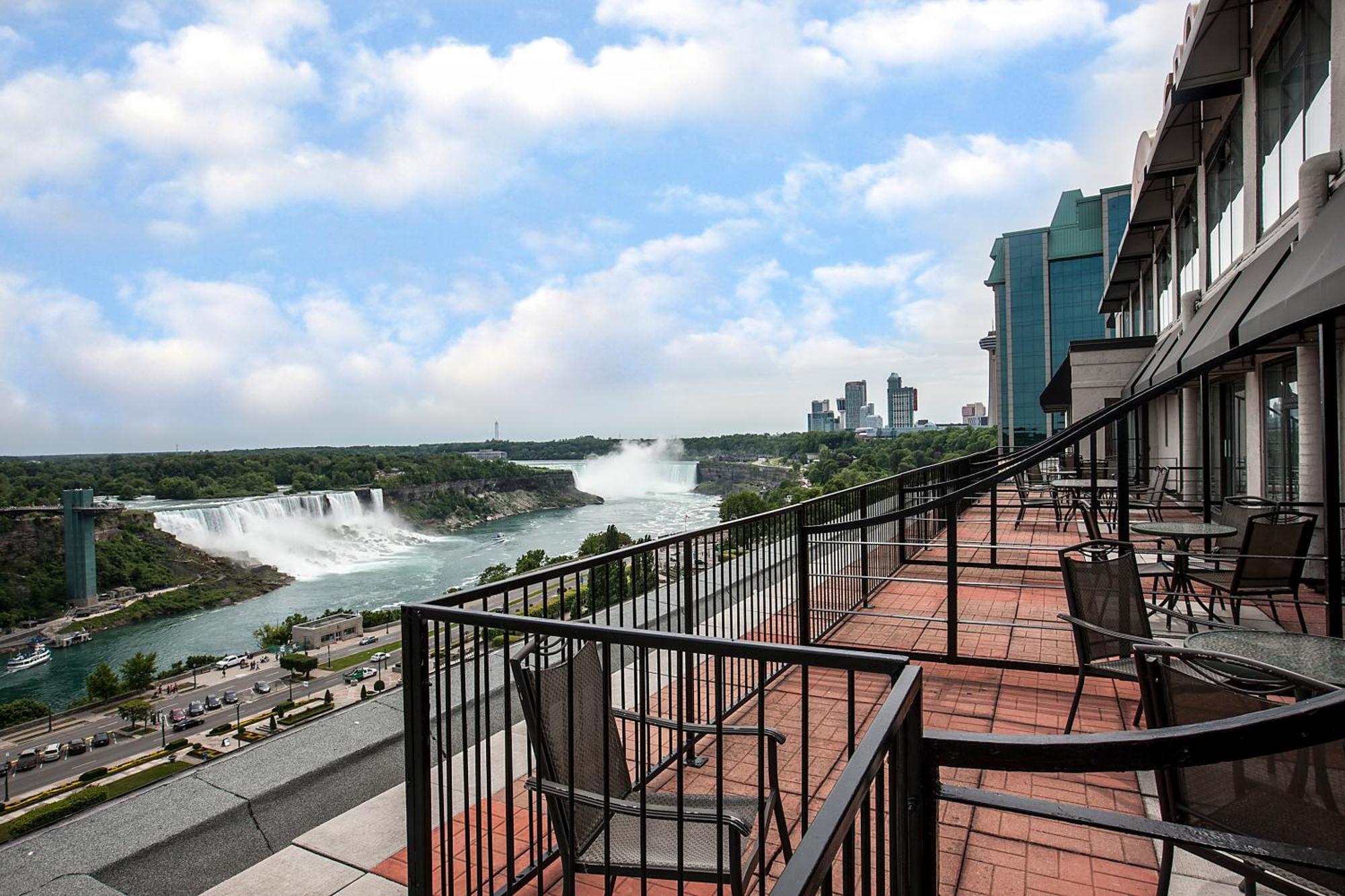 The Brock Niagara Falls Fallsview, Tapestry By Hilton Екстер'єр фото